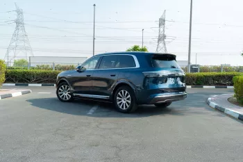 Aito M8 1.5T turbo Charged 2025 Model Year Blue Color Exterior Blue