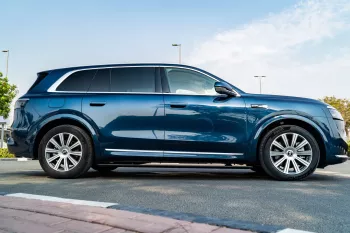 Aito M8 1.5T turbo Charged 2025 Model Year Blue Color Exterior Blue