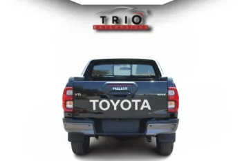 TOYOTA HILUX ADVENTURE 4.0L PETROL 2025 MODEL YEAR BLACK COLOR ( OMAN SPEC )