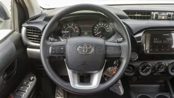TOYOTA HILUX DC GUN 125 2.4 2025 MODEL YEAR WHITE COLOR EXTERIOR