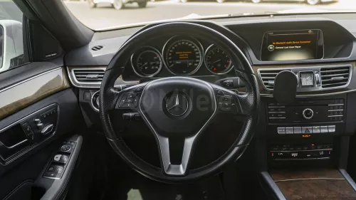 MERCEDES-BENZ E CLASS 350 3.5L 2016 MODEL YEAR WHITE COLOR