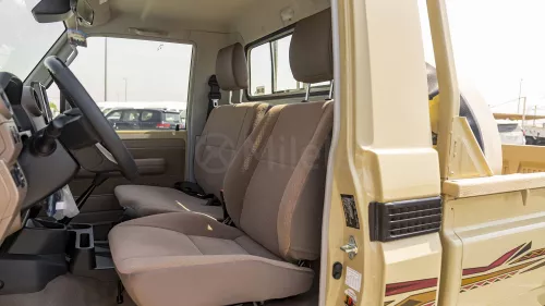 TOYOTA LAND CRUISER LC79 SC 2.8L 2025 MODEL YEAR BEIGE COLOR EXTERIOR