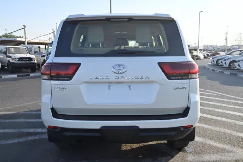 TOYOTA LAND CRUISER 300 GXR 2025 MODEL YEAR DIESEL TWIN TURBO WHITE COLOR