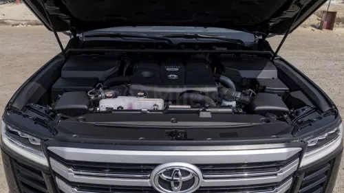  TOYOTA LAND CRUISER 300 VXR 3.5L 2025 MODEL YEAR BLACK COLOR EXTERIOR
