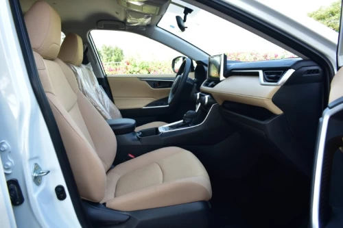 TOYOTA RAV4 LE 2025 MODEL YEAR 2.0L PETROL AWD WHITE COLOR EXTERIOR