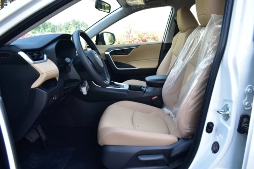 TOYOTA RAV4 LE 2025 MODEL YEAR 2.0L PETROL AWD WHITE COLOR EXTERIOR