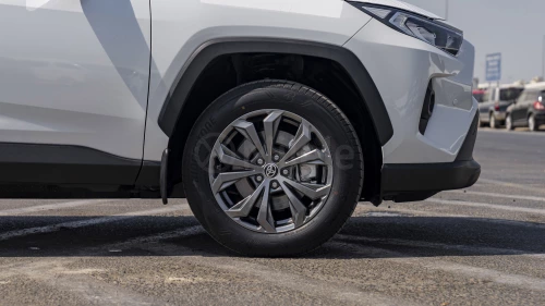 TOYOTA RAV4 XLE 2.0L 2025 MODEL YEAR WHITE COLOR EXTERIOR