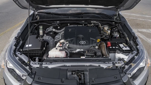 TOYOTA HILUX DC 2.4L 2025 MODEL YEAR SILVER COLOR EXTERIOR