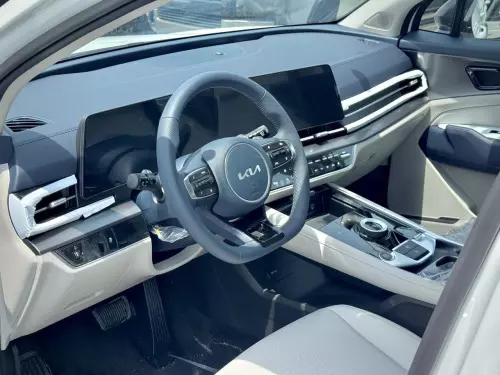 Kia Sportage 2.0L HEV 2025 Model Year White Color Exterior