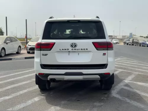 TOYOTA LAND CRUISER GR SPORT 3.3L 2025 MODEL YEAR WHITE COLOR EXTRIOR