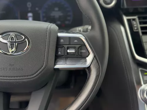 TOYOTA LAND CRUISER GR SPORT 3.3L 2025 MODEL YEAR WHITE COLOR EXTRIOR