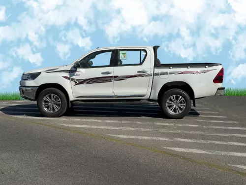 TOYOTA HILUX 2.7L GCC SPECS 2025 MODEL YEAR WHITE COLOR EXTERIOR