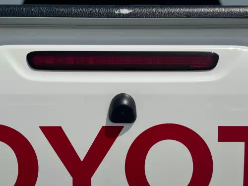 TOYOTA HILUX 2.7L GCC SPECS 2025 MODEL YEAR WHITE COLOR EXTERIOR