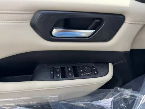 NISSAN PATROL LE T2 GCC SPECS 2025 MODEL YEAR WHITE COLOR EXTERIOR