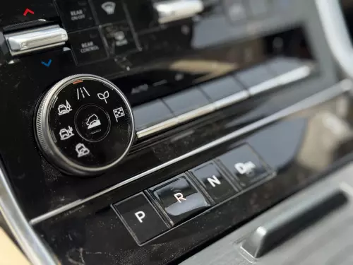 NISSAN PATROL LE T2 GCC SPECS 2025 MODEL YEAR WHITE COLOR EXTERIOR