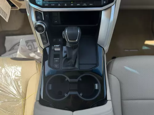 TOYOTA LAND CRUISER 4.0L GCC SPECS 2025 MODEL YEAR GRAY COLOR