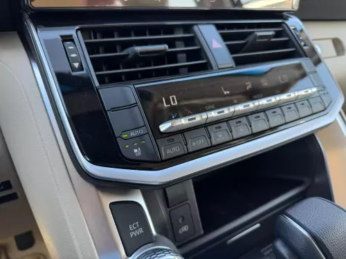 TOYOTA LAND CRUISER 4.0L GCC SPECS 2025 MODEL YEAR GRAY COLOR