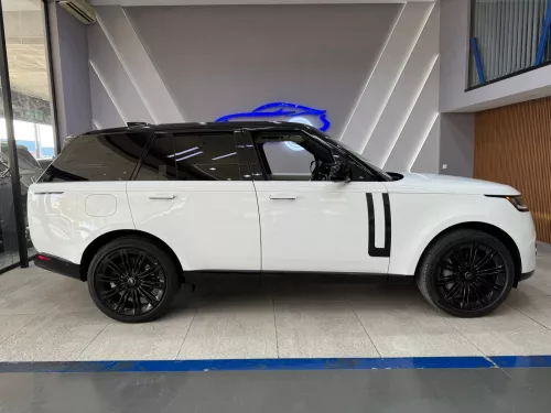Range Rover Vogue SE P530 Petrol 2025 Model Year White Color
