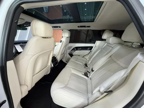 Range Rover Vogue SE P530 Petrol 2025 Model Year White Color