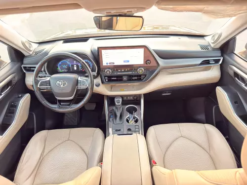 Toyota Highlander XLE Hybrid 2.5L 2023 Model Year Black Color Exterior 