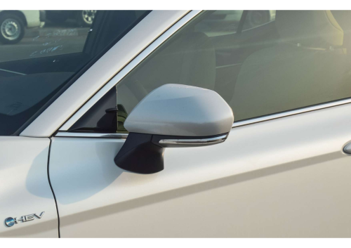 Toyota Camry Hybrid 2.5L 2025 Model Year White Color Exterior 