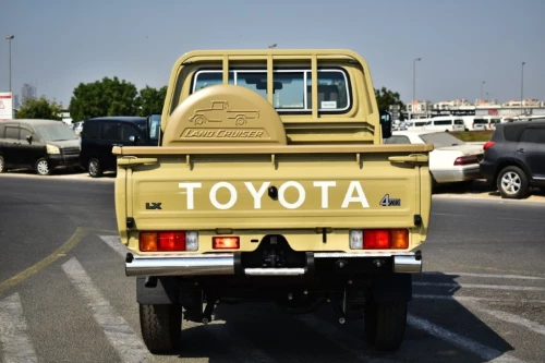 TOYOTA LAND CRUISER LC 79 SINGLE CAB DX 2025 MODEL YEAR 2.8L DIESEL AUTOMATIC BEIGE COLOR