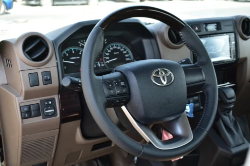 TOYOTA LAND CRUISER LC 79 SINGLE CAB DX 2025 MODEL YEAR 2.8L DIESEL AUTOMATIC BEIGE COLOR