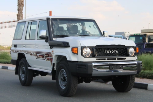 TOYOTA LAND CRUISER LC76 2024 MODEL YEAR 4.5L V8 DIESEL E GRADE MANUAL WHITE EXTERIOR