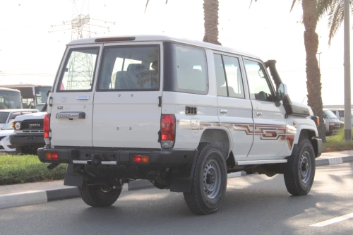 TOYOTA LAND CRUISER LC76 2024 MODEL YEAR 4.5L V8 DIESEL E GRADE MANUAL WHITE EXTERIOR