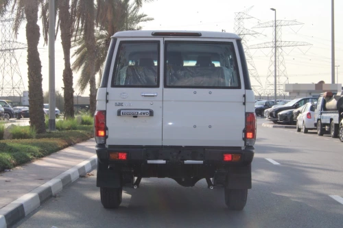 TOYOTA LAND CRUISER LC76 2024 MODEL YEAR 4.5L V8 DIESEL E GRADE MANUAL WHITE EXTERIOR