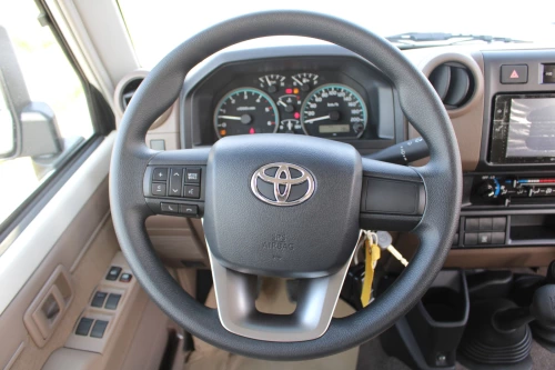 TOYOTA LAND CRUISER LC76 2024 MODEL YEAR 4.5L V8 DIESEL E GRADE MANUAL WHITE EXTERIOR