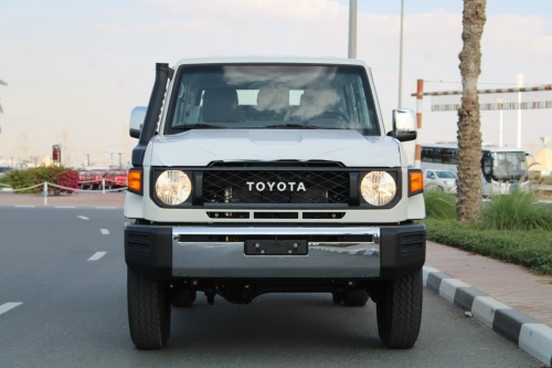 TOYOTA LAND CRUISER LC76 2024 MODEL YEAR 4.5L V8 DIESEL E GRADE MANUAL WHITE EXTERIOR