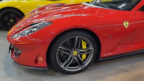 2022 Ferrari 812 GTS Rosso Corsa Exterior