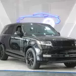  Range Rover Vogue SE Long Base 2025 Model Year 7 seater V8 Black Color - Thumbnail 2