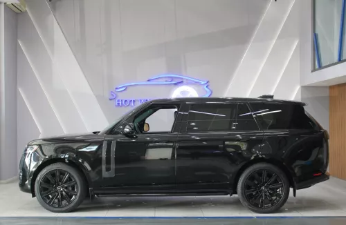  Range Rover Vogue SE Long Base 2025 Model Year 7 seater V8 Black Color