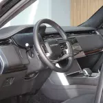  Range Rover Vogue SE Long Base 2025 Model Year 7 seater V8 Black Color - Thumbnail 9