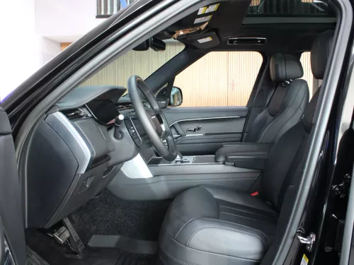  Range Rover Vogue SE Long Base 2025 Model Year 7 seater V8 Black Color