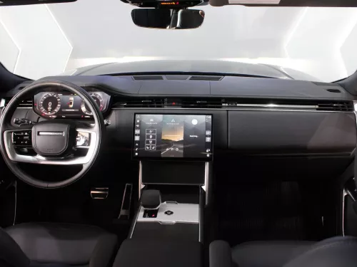 Range Rover Vogue SE Long Base 2025 Model Year 7 seater V8 Black Color