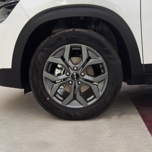 KIA Seltos 1.5L Petrol FWD 2025 Model Year White Color Exterior