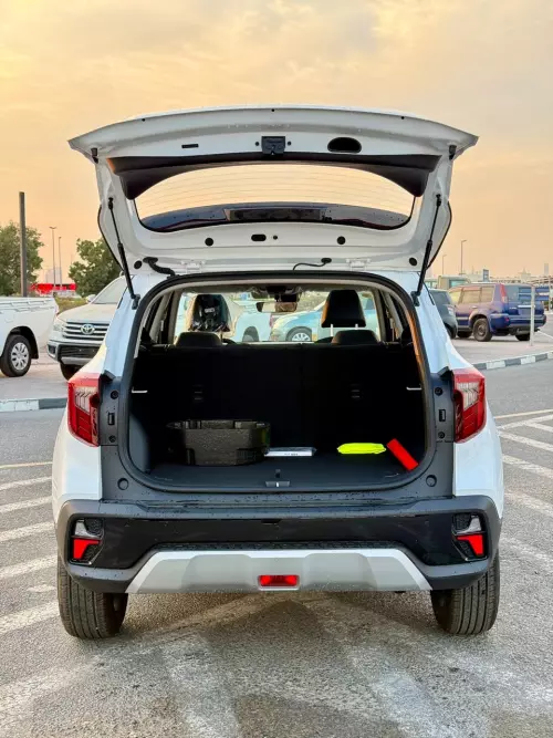 KIA Seltos 1.5L 2025 Model Year Petrol White Color Exterior 