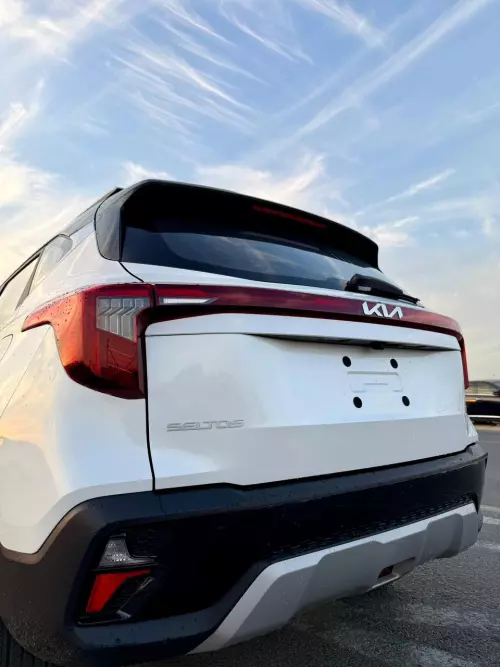 KIA Seltos 1.5L 2025 Model Year Petrol White Color Exterior 