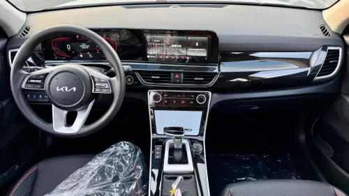 KIA Seltos 1.5L 2025 Model Year Petrol White Color Exterior 