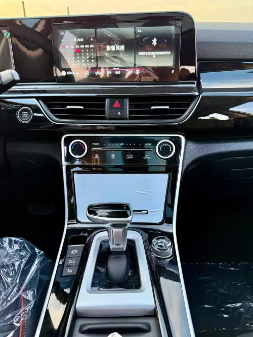 KIA Seltos 1.5L 2025 Model Year Petrol White Color Exterior 