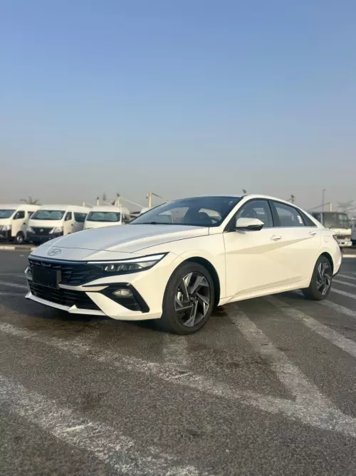  Hyundai Elantra Elite 2025 Model Year White Exterior Chinese specs 
