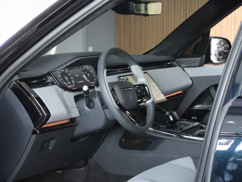 Range Rover Sport SV 4.4L V8 2025 - Black - Warranty - Carsooq