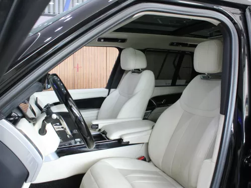 Range Rover SE 3.0L I6 2025 - Black - with Warranty - Carsooq