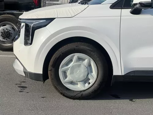 Kia Carnival 3.5L Petrol 8-Seater 2025 - White 