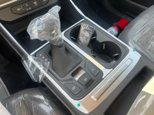 Kia Carnival 3.5L Petrol 8-Seater 2025 - White 