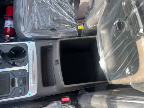 Kia Carnival 3.5L Petrol 8-Seater 2025 - White 