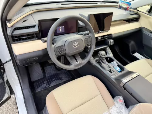 Toyota RAV4 Limited 2.5L 4x4 Automatic 2026 - White